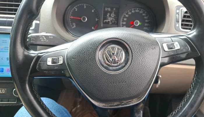 2016 Volkswagen Vento HIGHLINE 1.5 AT, Diesel, Automatic, 1,79,084 km, interior