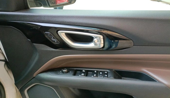 2023 Jeep MERIDIAN LIMITED PLUS 4X2 AT, Diesel, Automatic, 17,143 km, interior