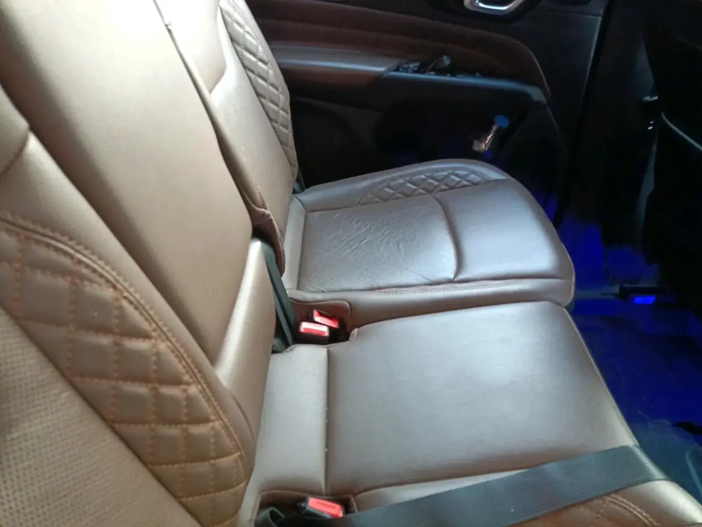 2023 Jeep MERIDIAN LIMITED PLUS 4X2 AT, Diesel, Automatic, 17,143 km, interior