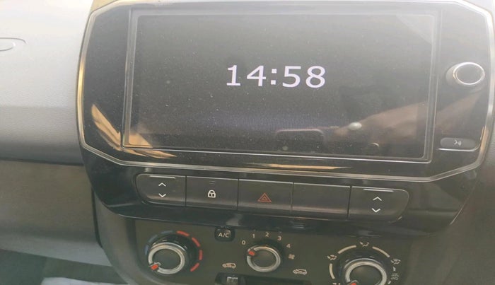 2021 Renault Kwid RXT 1.0 (O), Petrol, Manual, 14,800 km, interior