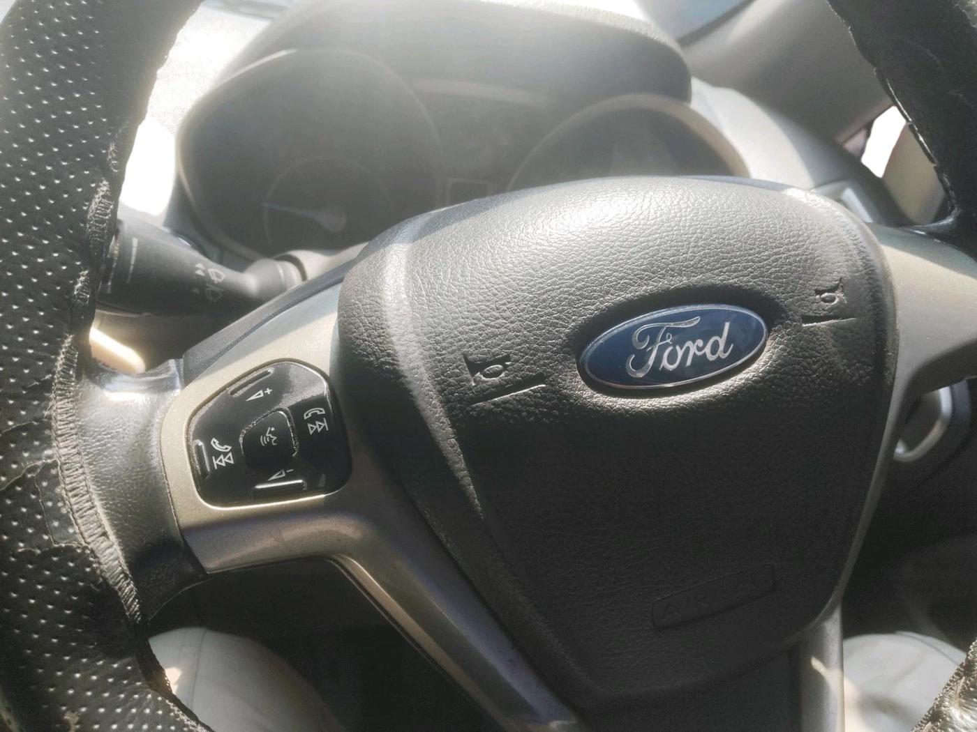 2016 Ford Ecosport TITANIUM 1.5L DIESEL, Diesel, Manual, 1,78,621 km, interior