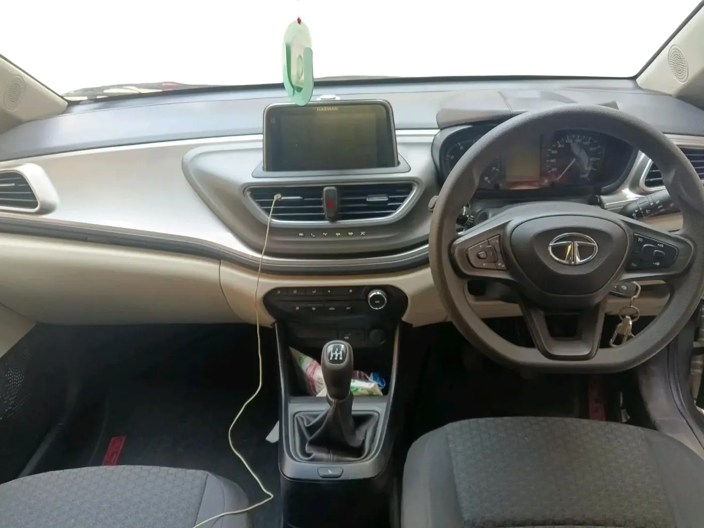 2023 Tata ALTROZ XM PLUS SUNROOF, Petrol, Manual, 3,220 km, interior