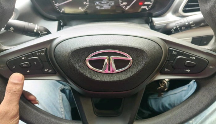 2023 Tata ALTROZ XM PLUS SUNROOF, Petrol, Manual, 3,220 km, interior