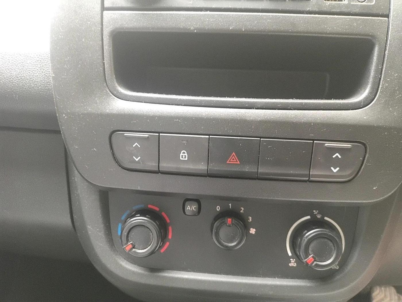2021 Renault Kwid RXL, Petrol, Manual, 10,865 km, interior
