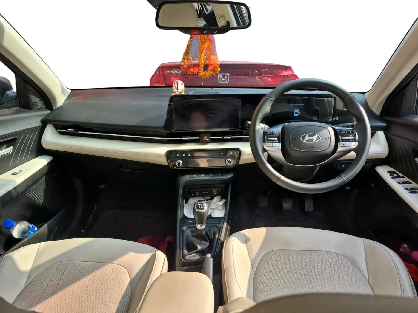 2025 Hyundai Verna SX (O) 1.5 MPI MT, Petrol, Manual, 5,887 km, interior