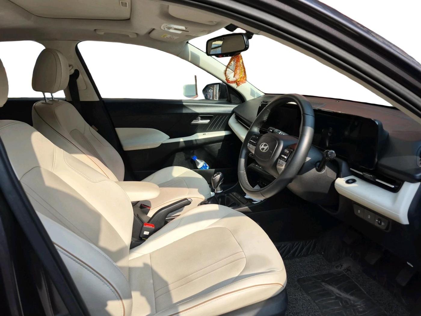 2025 Hyundai Verna SX (O) 1.5 MPI MT, Petrol, Manual, 5,887 km, interior