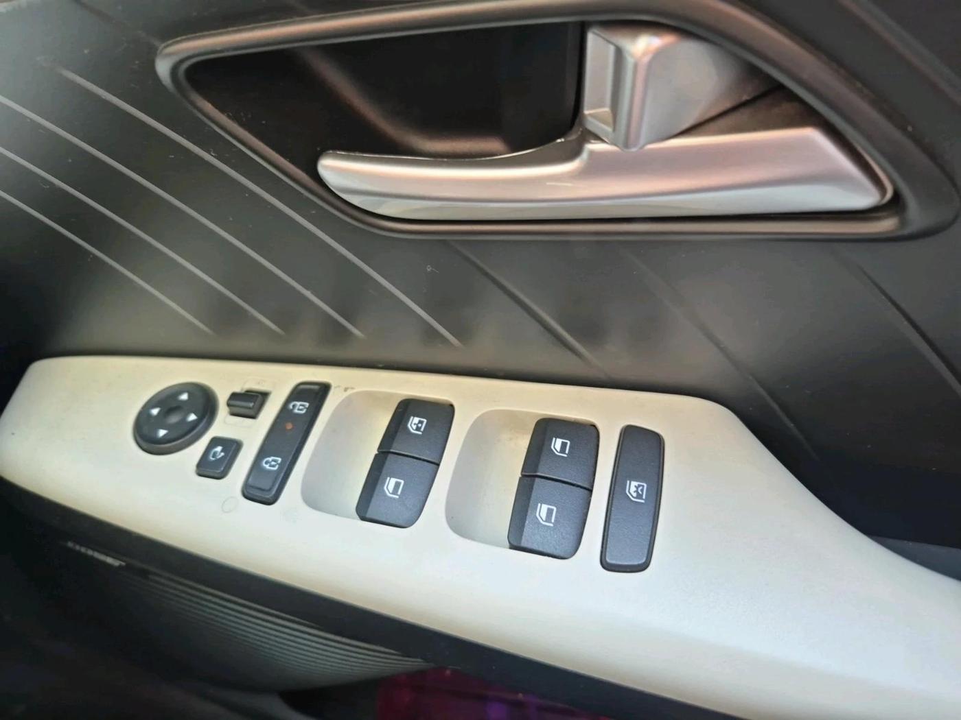 2025 Hyundai Verna SX (O) 1.5 MPI MT, Petrol, Manual, 5,887 km, interior