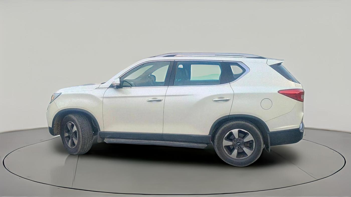 2019 Mahindra ALTURAS G4 4WD AT, Diesel, Automatic, 1,19,929 km, exterior