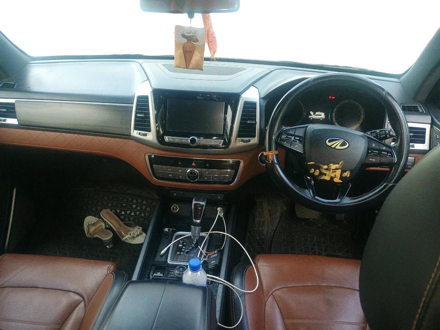 2019 Mahindra ALTURAS G4 4WD AT, Diesel, Automatic, 1,19,929 km, interior
