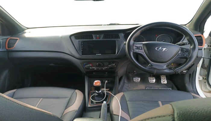 2016 Hyundai i20 Active 1.4 S, Diesel, Manual, 1,01,019 km, interior