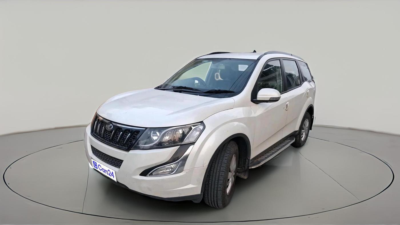 2017 Mahindra XUV500 W6 1.99, Diesel, Manual, 1,31,936 km, exterior