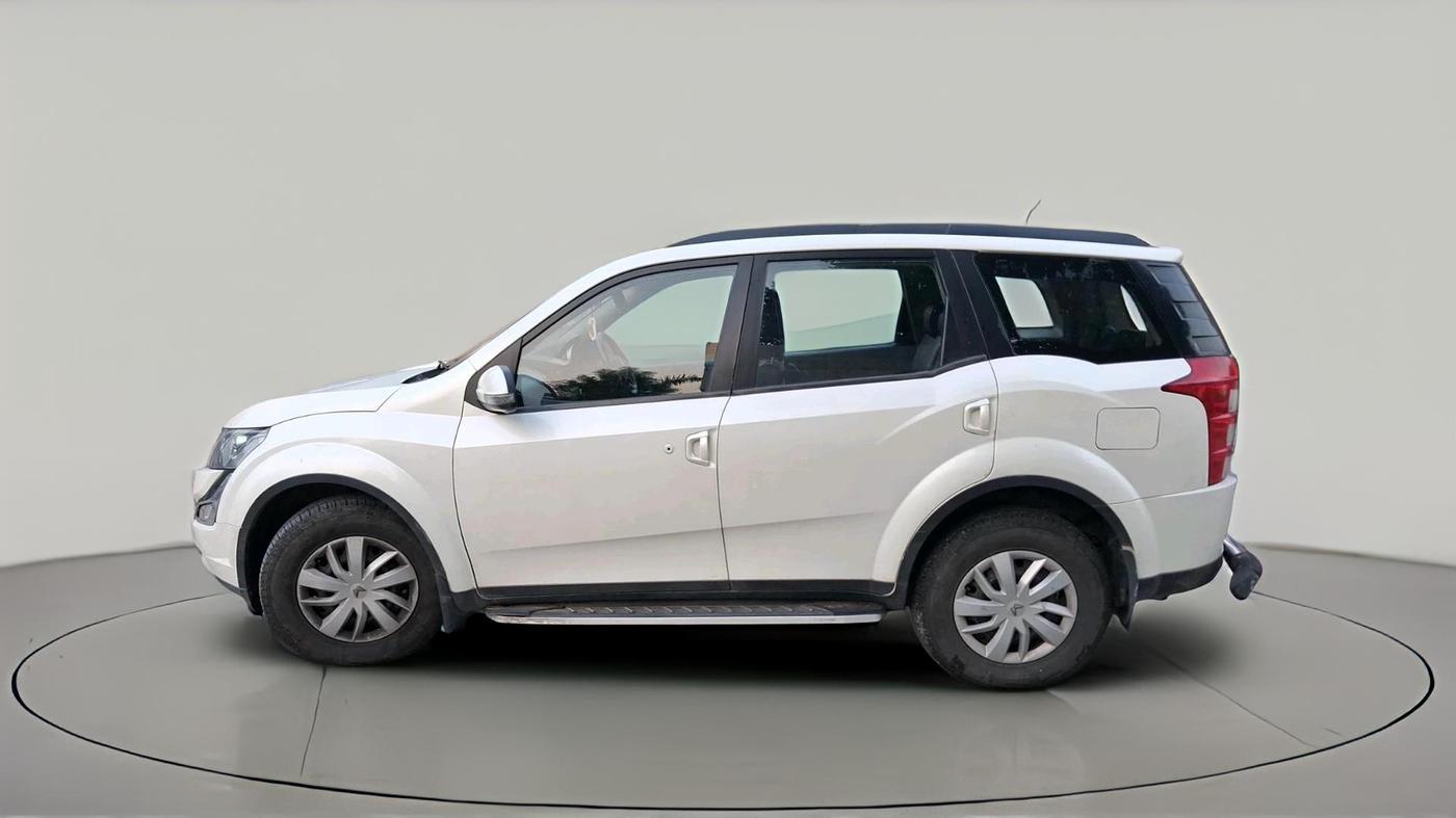 2017 Mahindra XUV500 W6 1.99, Diesel, Manual, 1,31,936 km, exterior