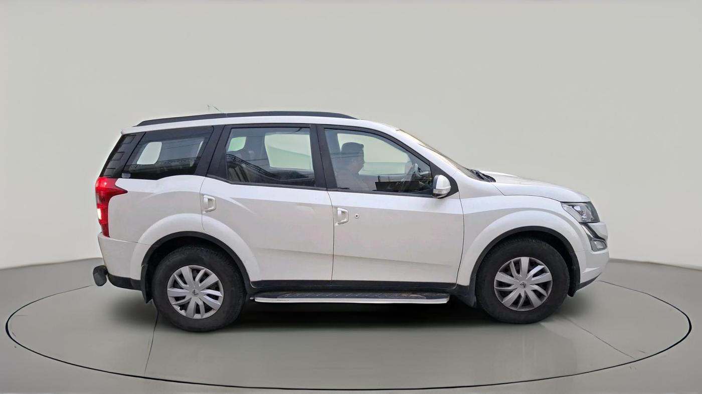 2017 Mahindra XUV500 W6 1.99, Diesel, Manual, 1,31,936 km, exterior