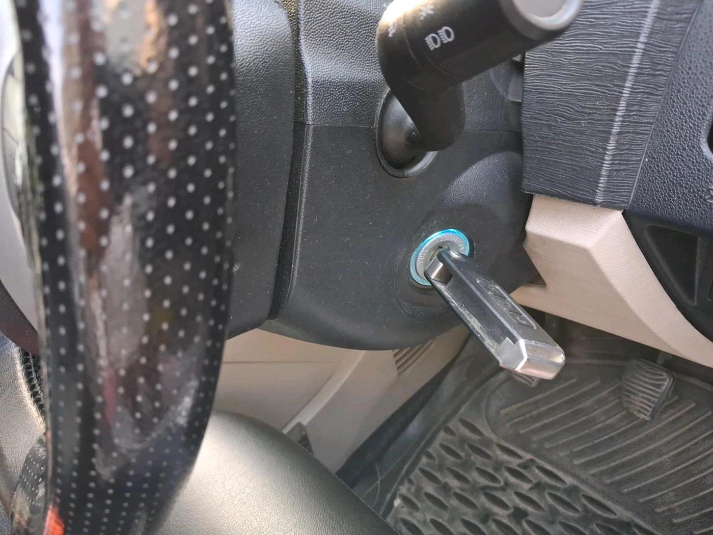 2017 Mahindra XUV500 W6 1.99, Diesel, Manual, 1,31,936 km, interior