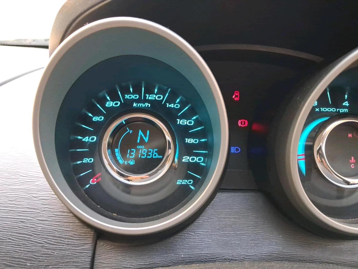 2017 Mahindra XUV500 W6 1.99, Diesel, Manual, 1,31,936 km, interior