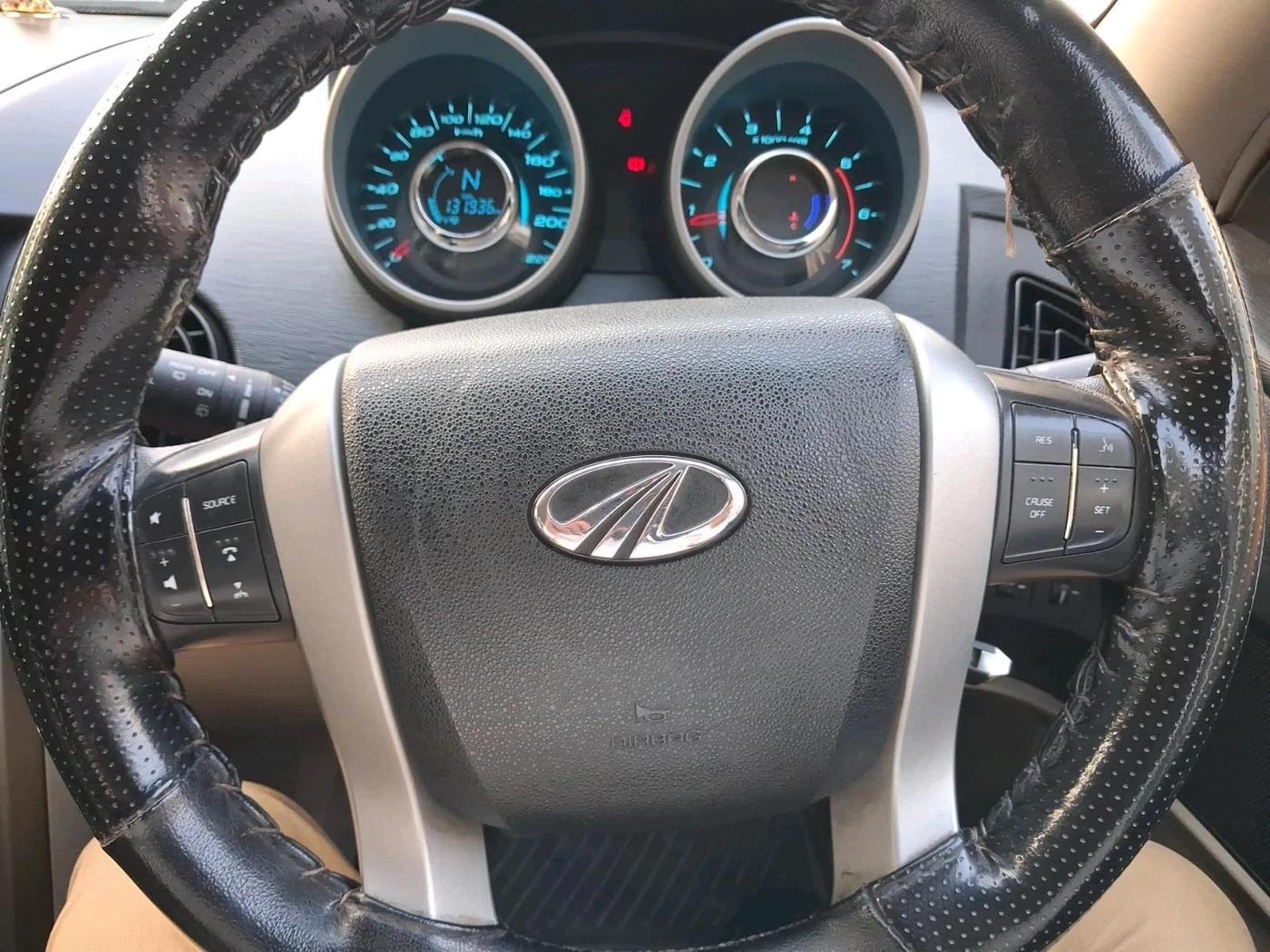 2017 Mahindra XUV500 W6 1.99, Diesel, Manual, 1,31,936 km, interior