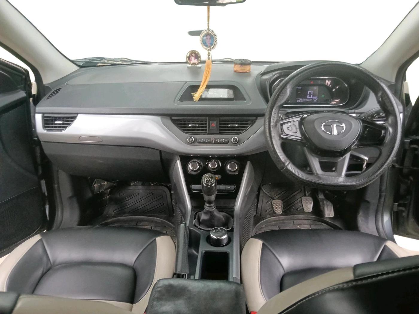 2022 Tata NEXON XM SUNROOF PETROL, Petrol, Manual, 37,312 km, interior