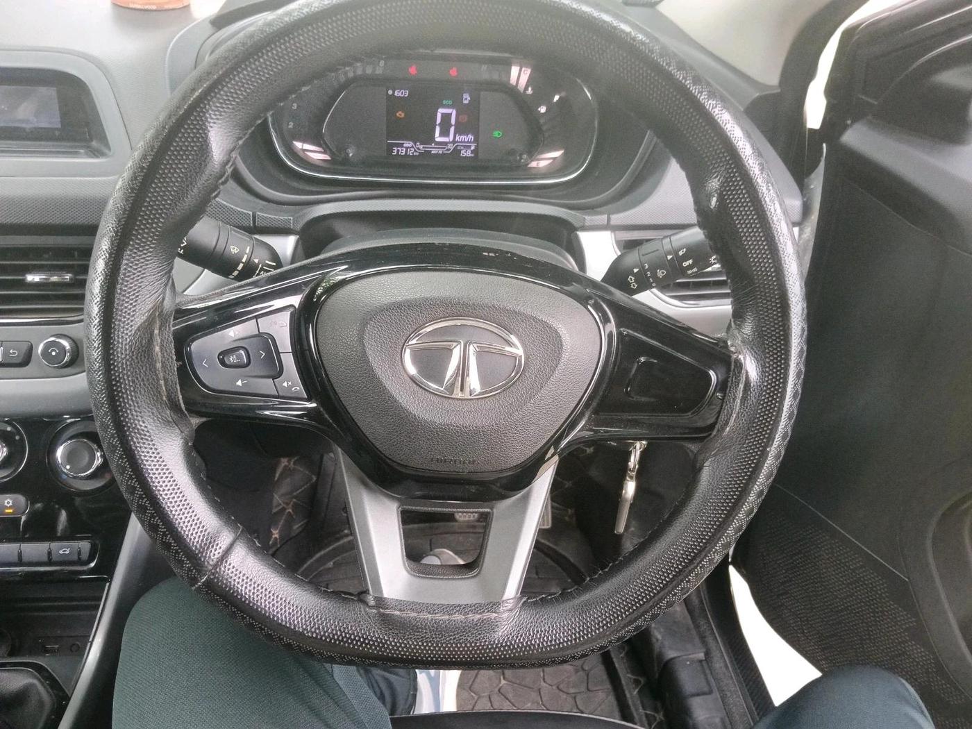 2022 Tata NEXON XM SUNROOF PETROL, Petrol, Manual, 37,312 km, interior