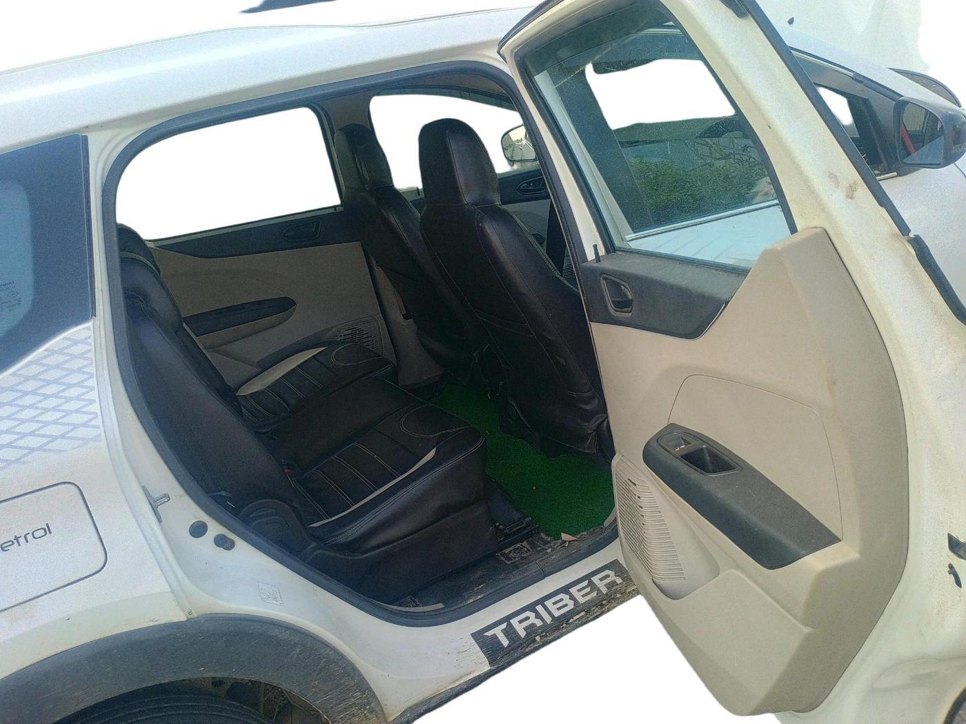 2023 Renault TRIBER RXT, Petrol, Manual, 92,602 km, interior