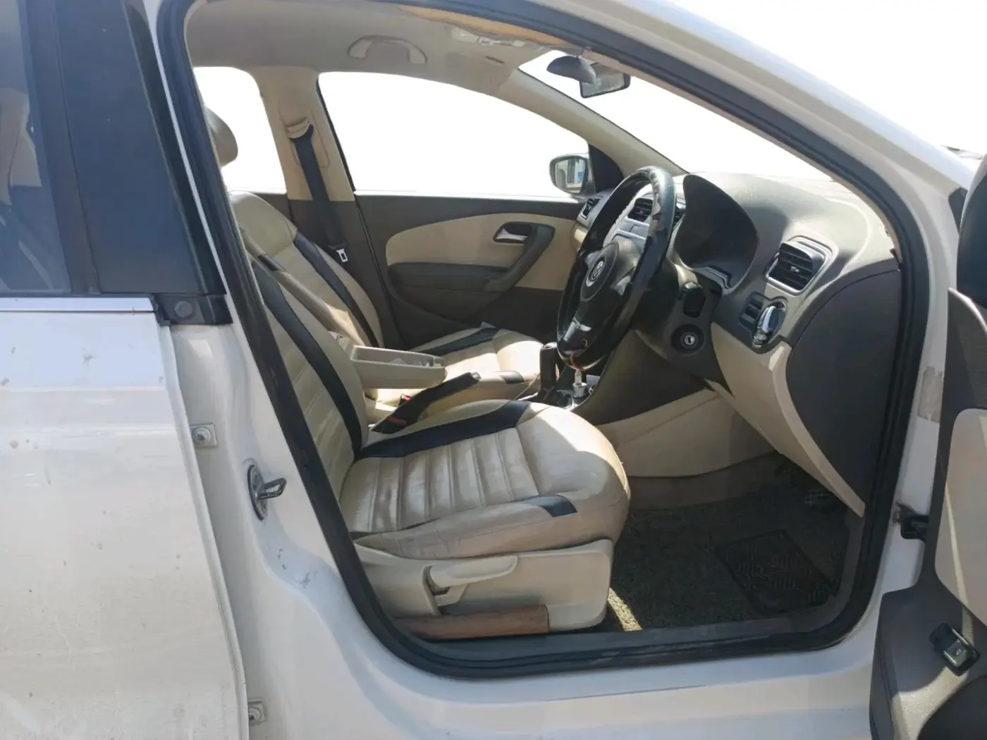 2011 Volkswagen Vento COMFORTLINE DIESEL 1.6, Diesel, Manual, 1,66,812 km, interior
