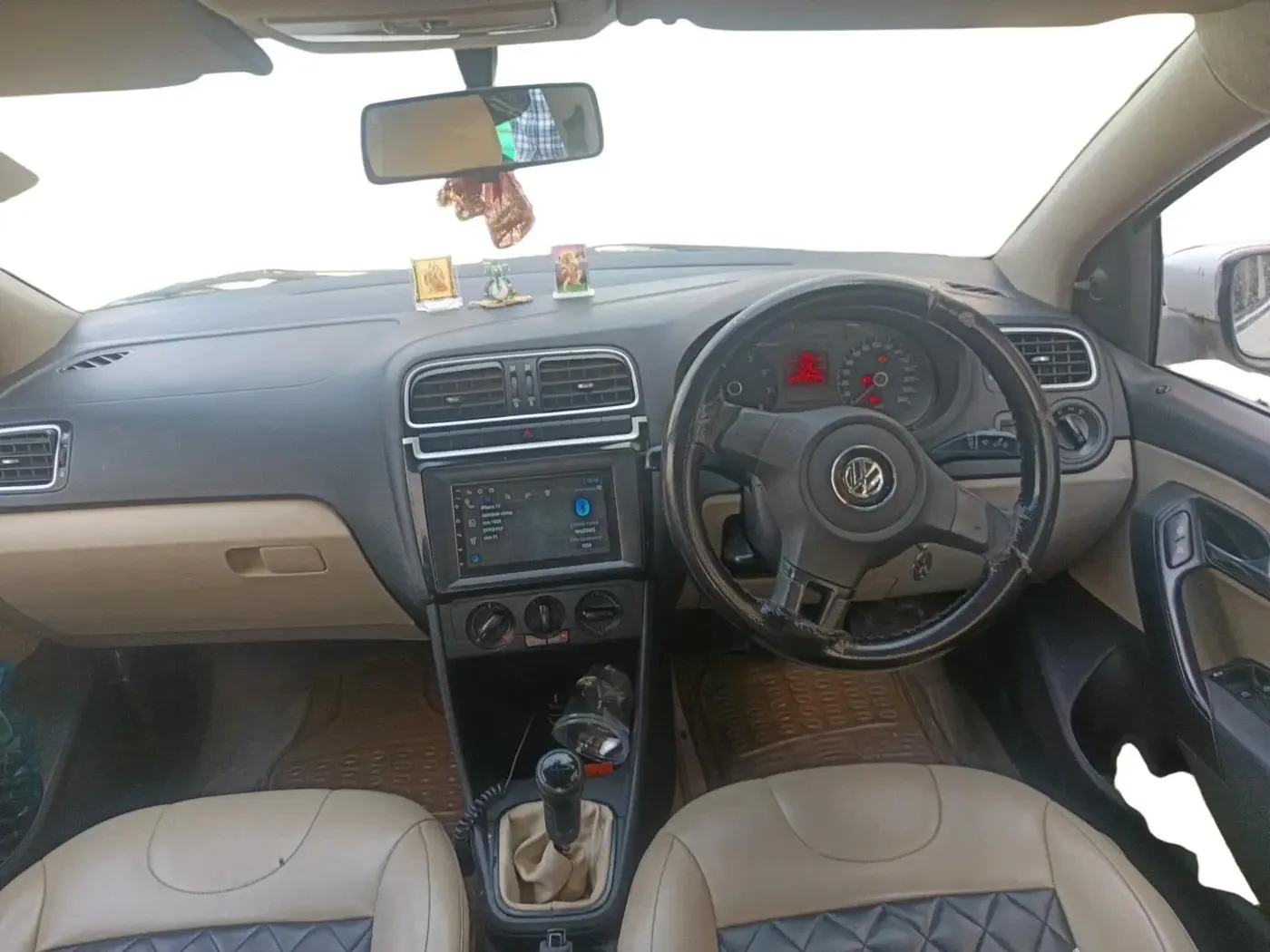 2011 Volkswagen Polo TRENDLINE 1.2L PETROL, Petrol, Manual, 1,42,174 km, interior