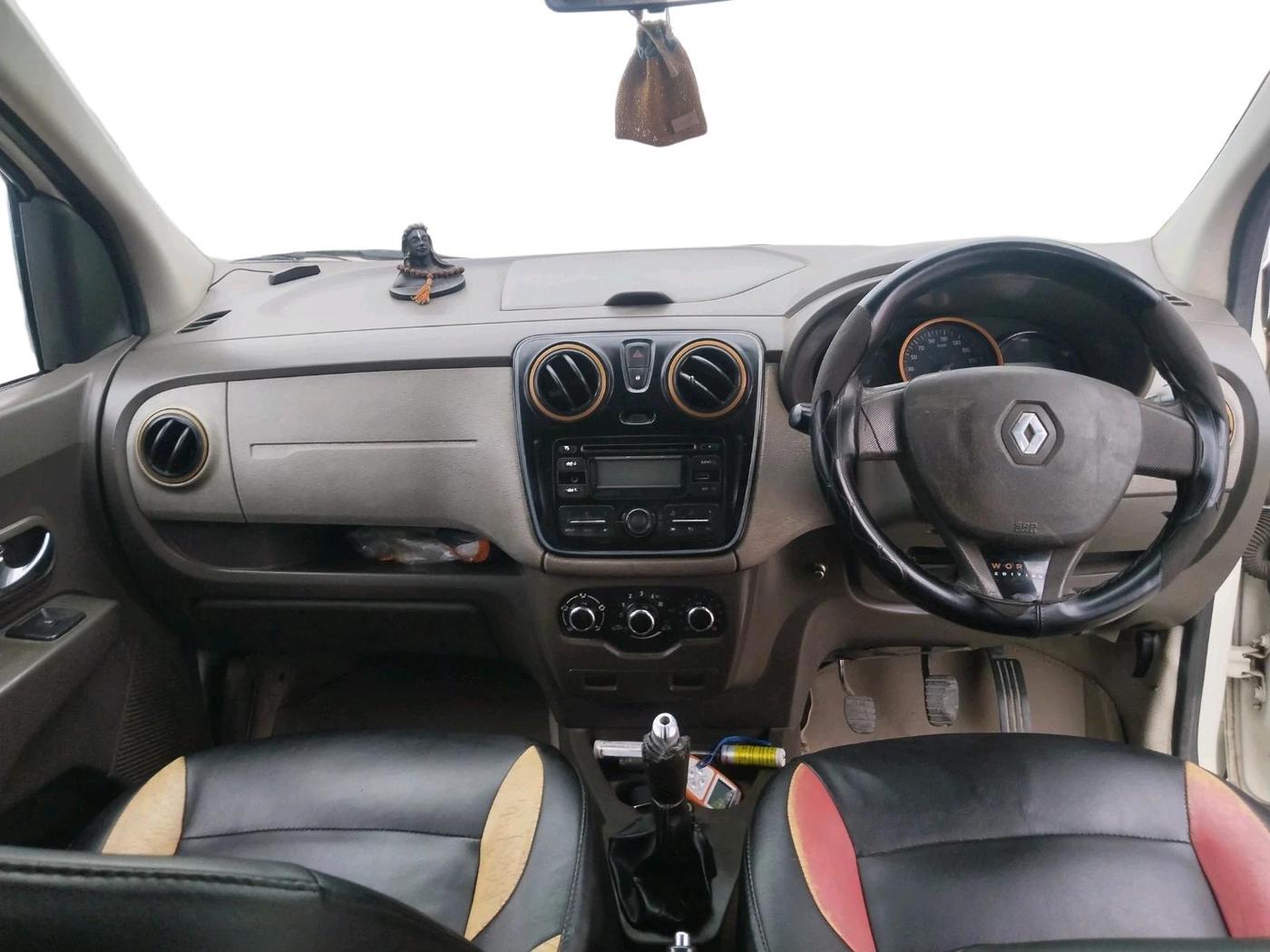 2016 Renault Lodgy 85 PS RXL WORLD EDITION 8 STR, Diesel, Manual, 1,67,092 km, interior