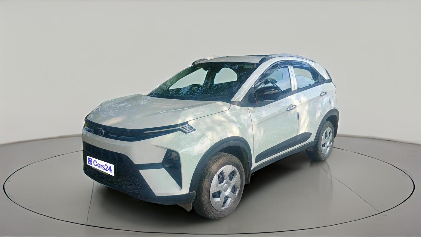 2025 Tata NEXON Smart Plus (S) 1.5 Diesel 5MT, Diesel, Manual, 17,424 km, exterior