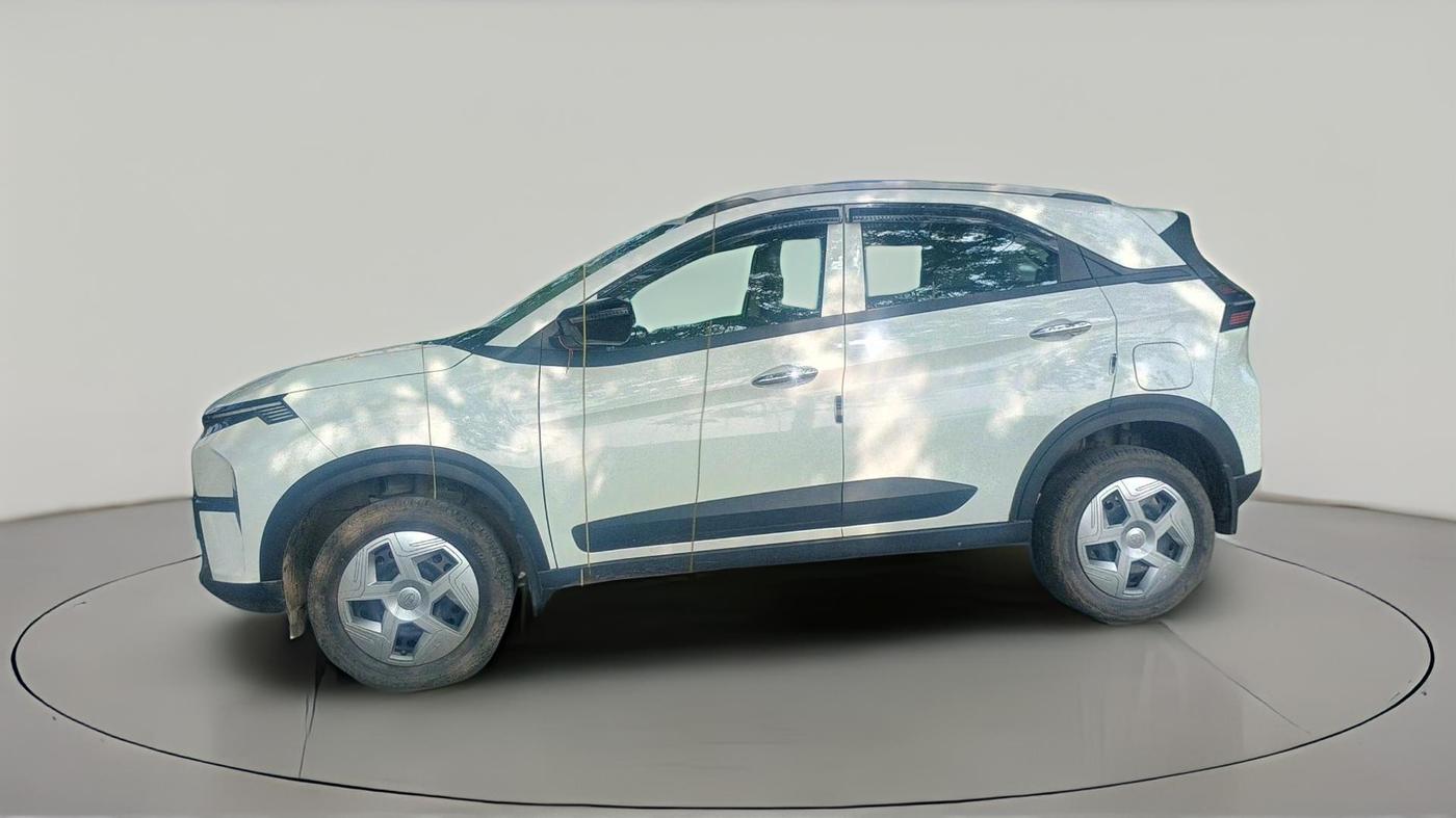 2025 Tata NEXON Smart Plus (S) 1.5 Diesel 5MT, Diesel, Manual, 17,424 km, exterior