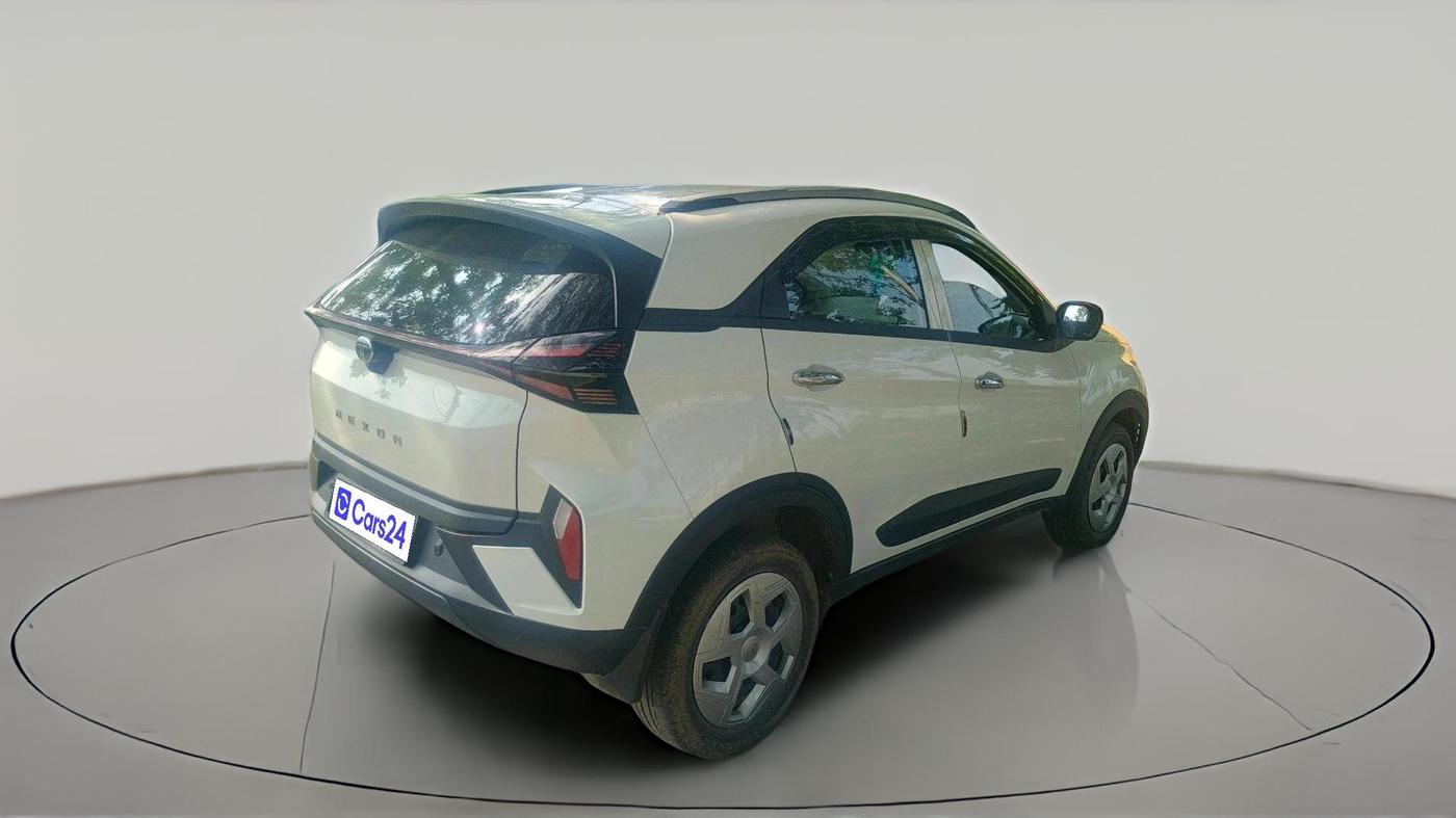 2025 Tata NEXON Smart Plus (S) 1.5 Diesel 5MT, Diesel, Manual, 17,424 km, exterior
