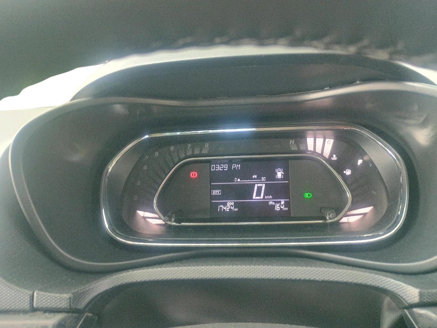 2025 Tata NEXON Smart Plus (S) 1.5 Diesel 5MT, Diesel, Manual, 17,424 km, interior