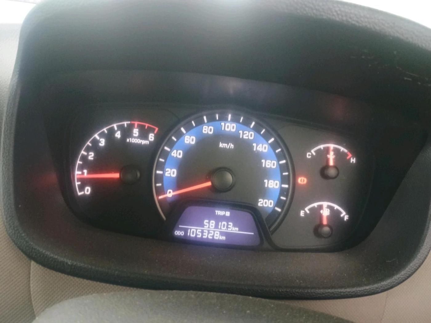2015 Hyundai Xcent BASE 1.1, Diesel, Manual, 1,05,328 km, interior