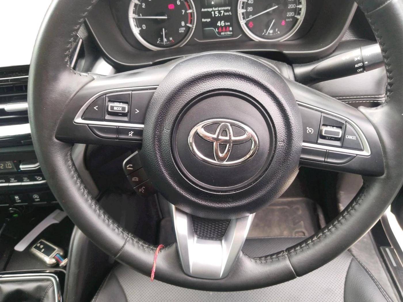 2024 Toyota URBAN CRUISER HYRYDER V NEO DRIVE, Petrol, Manual, 46,125 km, interior