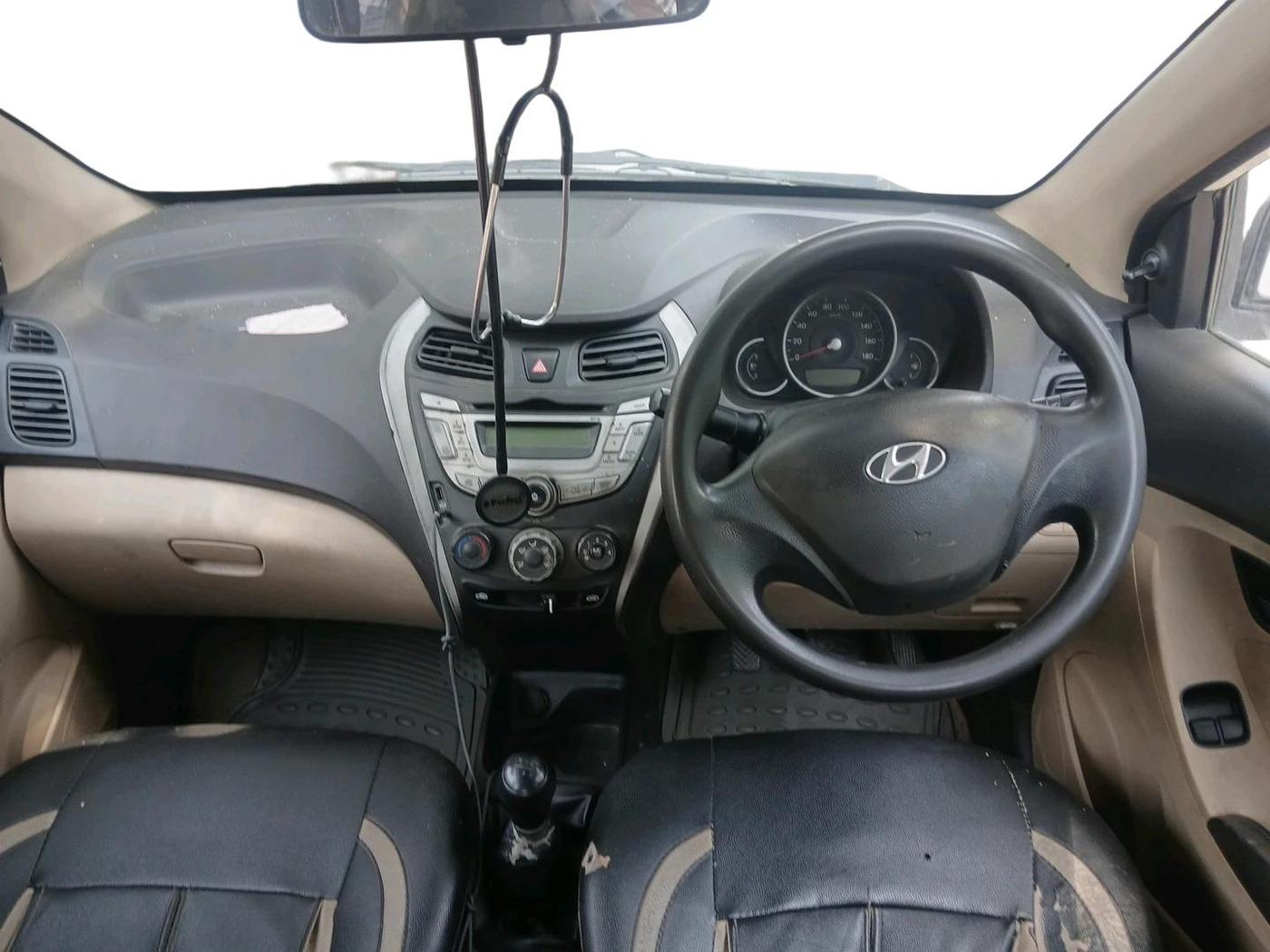 2012 Hyundai Eon MAGNA + LPG, Petrol, Manual, 1,76,461 km, interior