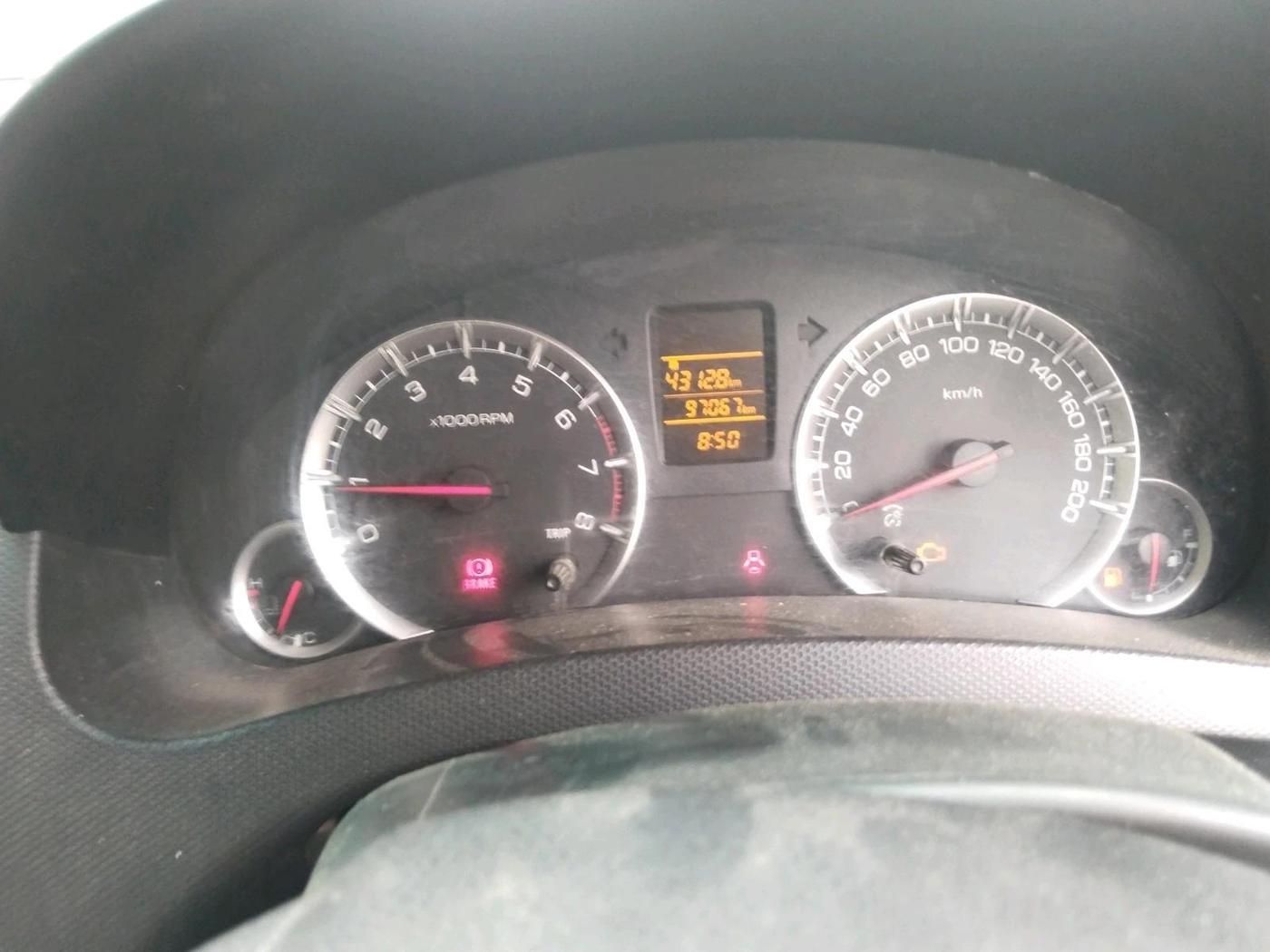 2014 Maruti Swift VXI, CNG, Manual, 97,067 km, interior