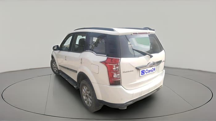 2015 Mahindra XUV500 W10, Diesel, Manual, 1,39,397 km, exterior