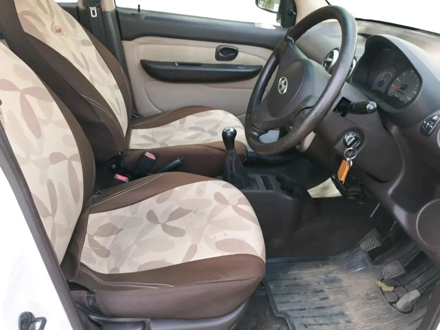 2013 Hyundai Santro Xing GLS, Petrol, Manual, 64,475 km, interior