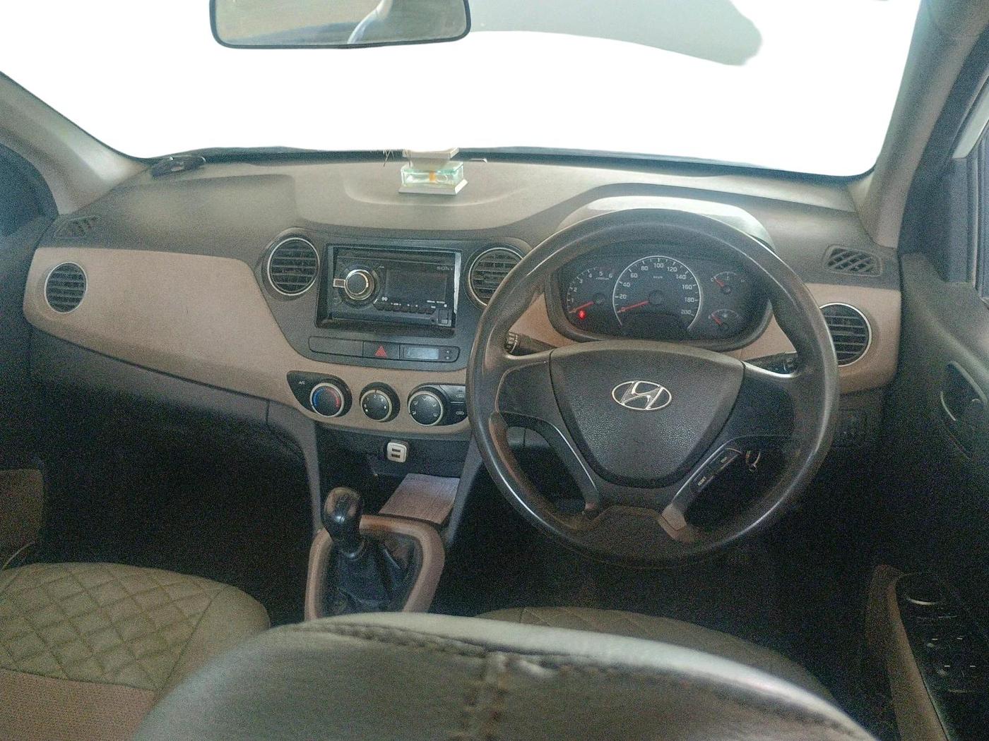 2015 Hyundai Grand i10 MAGNA 1.1 CRDI, Diesel, Manual, 1,29,572 km, interior
