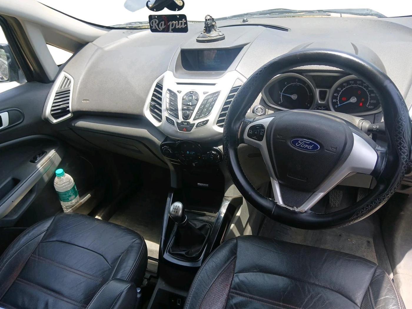 2014 Ford Ecosport TITANIUM 1.5L DIESEL, Diesel, Manual, 1,73,167 km, interior
