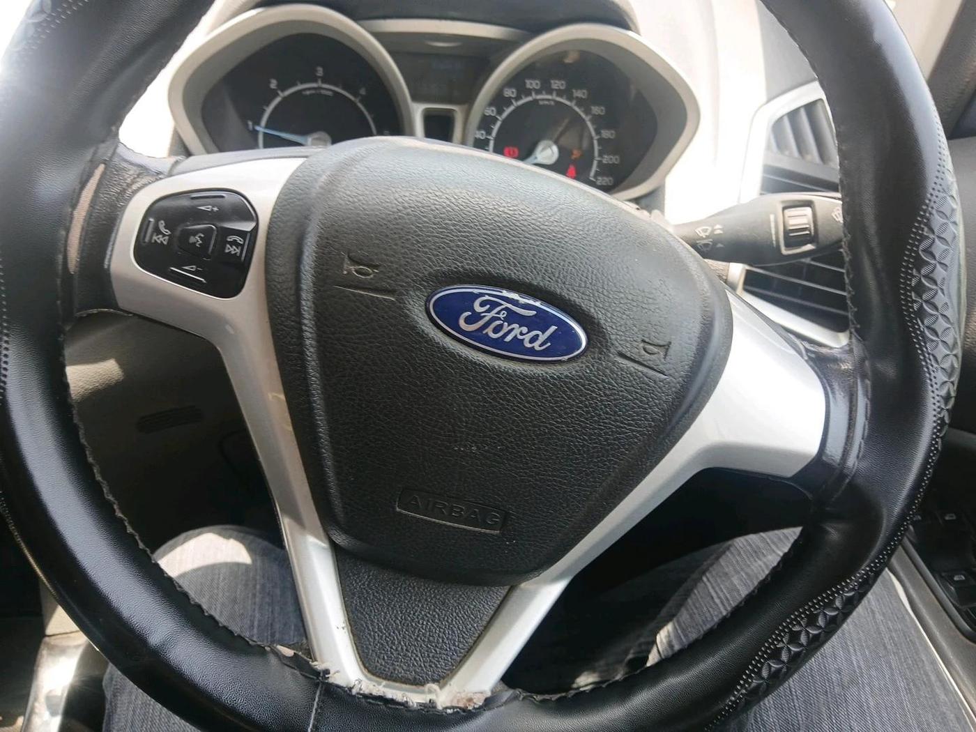 2014 Ford Ecosport TITANIUM 1.5L DIESEL, Diesel, Manual, 1,73,167 km, interior