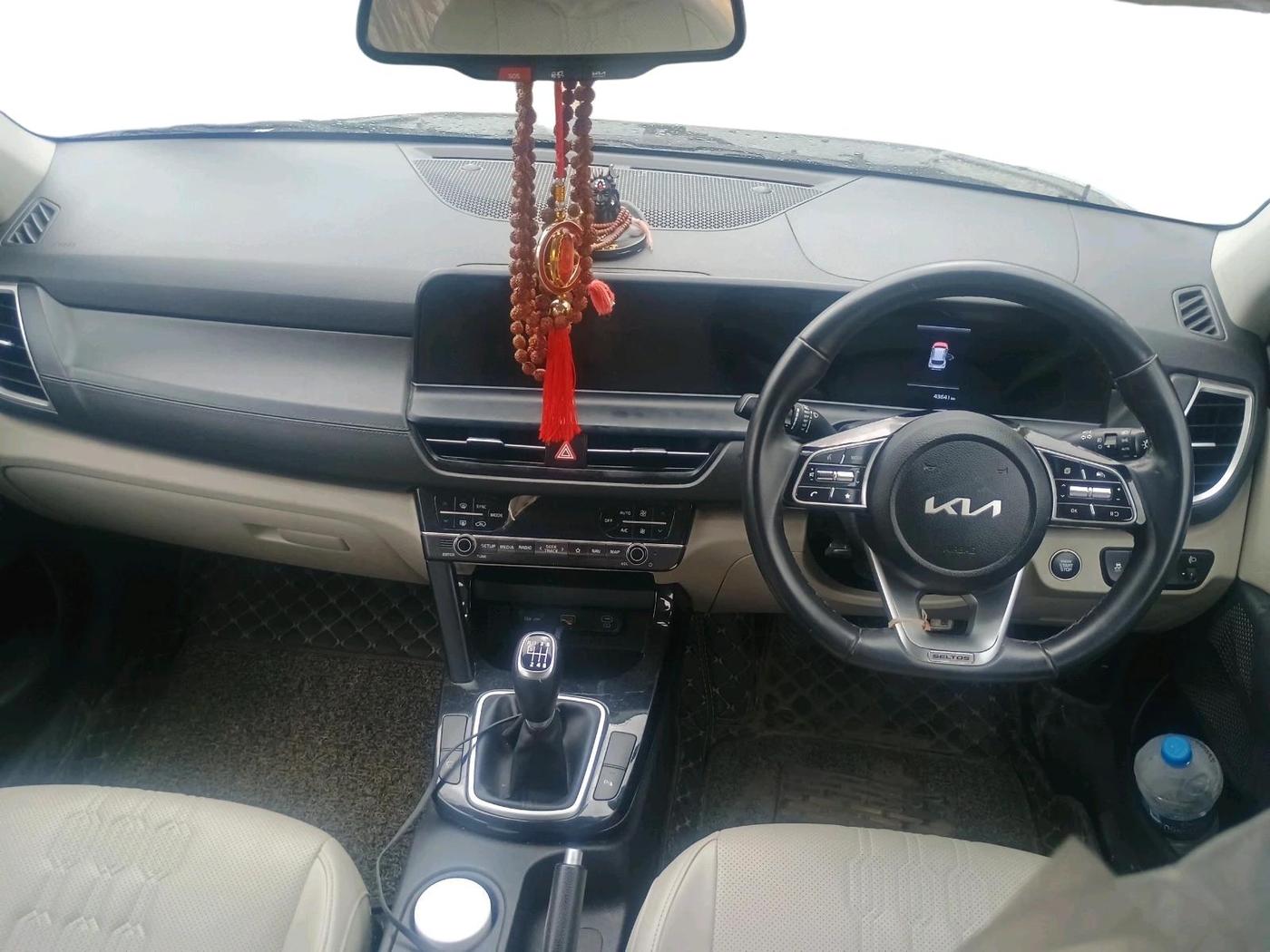 2024 KIA SELTOS  HTX 1.5 PETROL MT, Petrol, Manual, 43,641 km, interior