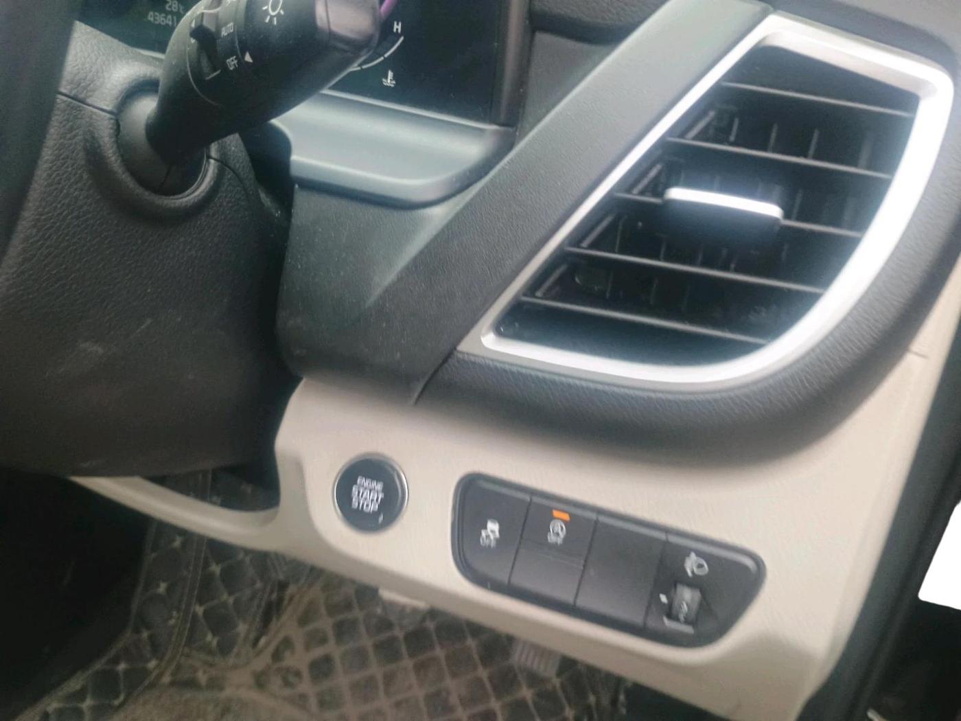 2024 KIA SELTOS  HTX 1.5 PETROL MT, Petrol, Manual, 43,641 km, interior