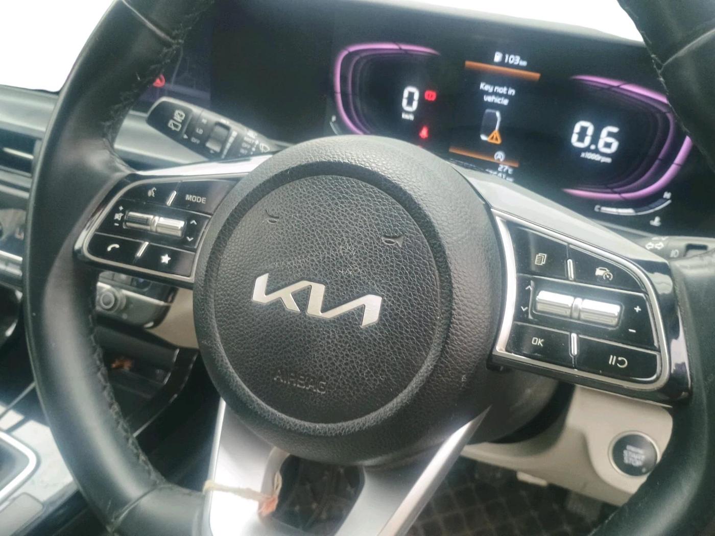 2024 KIA SELTOS  HTX 1.5 PETROL MT, Petrol, Manual, 43,641 km, interior