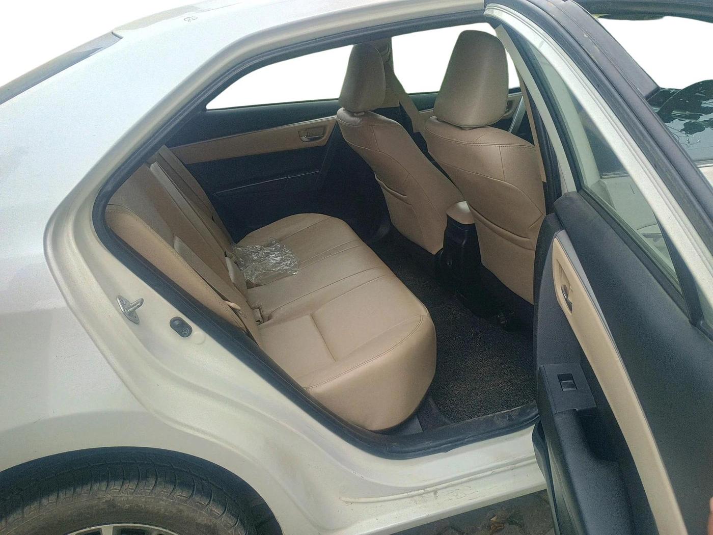 2016 Toyota Corolla Altis VL CVT PETROL, Petrol, Automatic, 1,32,777 km, interior