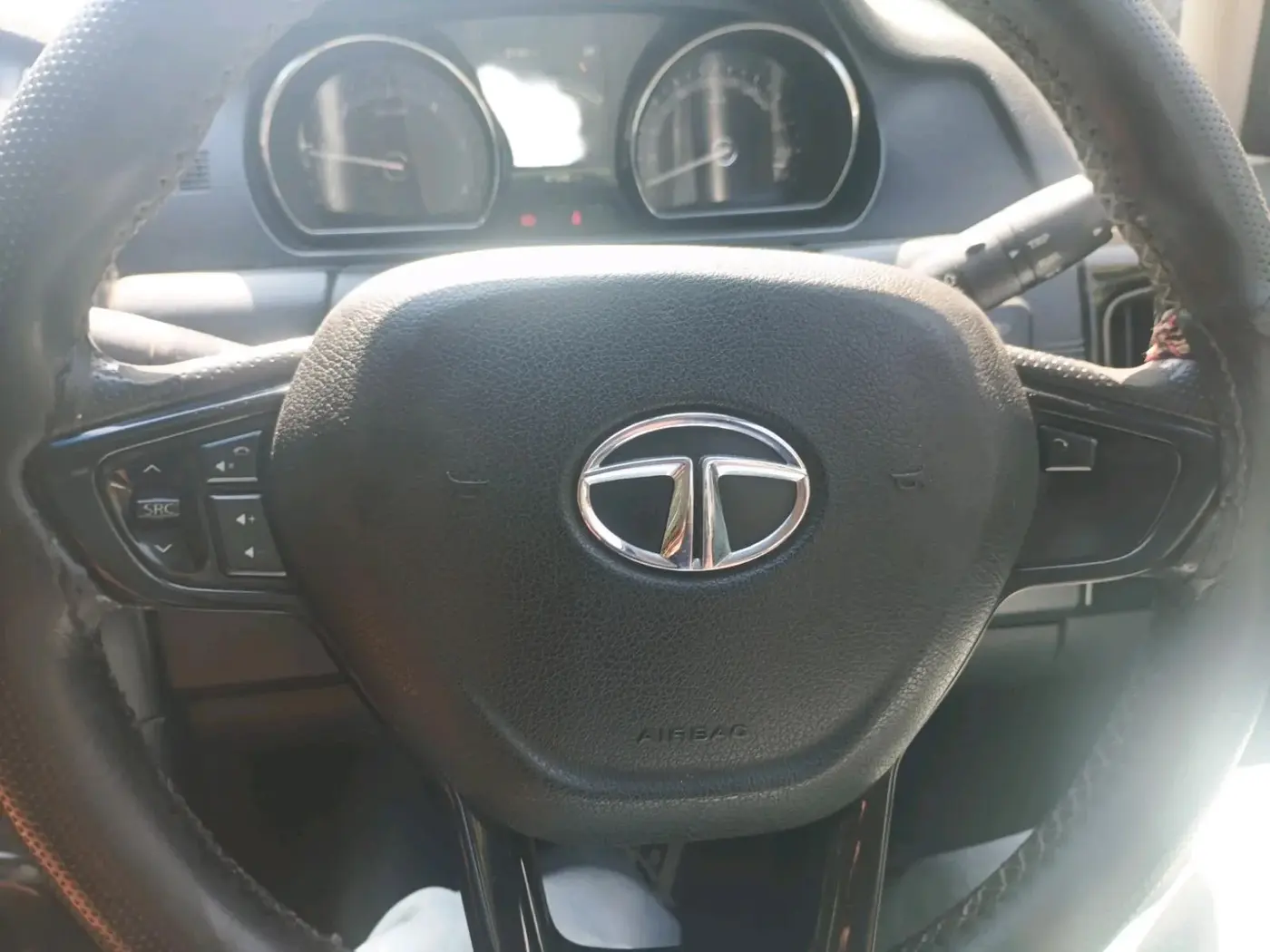 2018 Tata Hexa XE 4X2 7 STR, Diesel, Manual, 87,348 km, interior