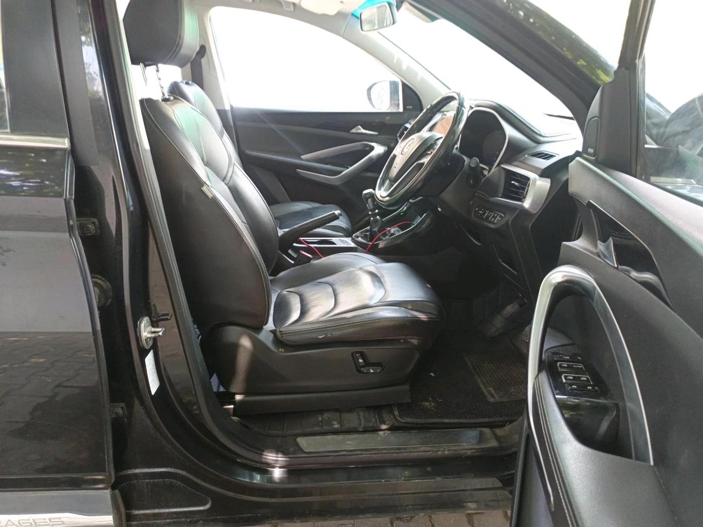 2020 MG HECTOR SHARP HYBRID 1.5 PETROL, Petrol, Manual, 1,27,357 km, interior