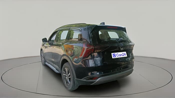 2021 Mahindra XUV700 AX 5 P MT 5 STR, Petrol, Manual, 18,424 km, exterior
