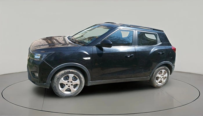 2022 Mahindra XUV300 W6 1.2 PETROL, Petrol, Manual, 25,932 km, exterior