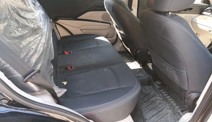 2022 Mahindra XUV300 W6 1.2 PETROL, Petrol, Manual, 25,932 km, interior