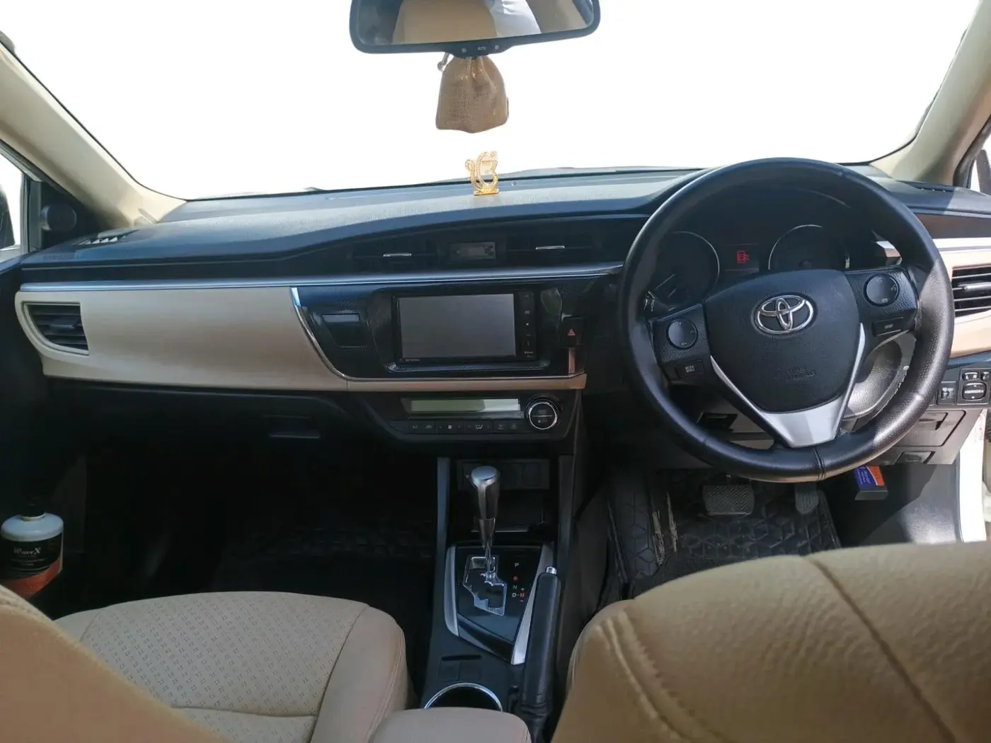 2015 Toyota Corolla Altis G CVT PETROL, Petrol, Automatic, 1,18,310 km, interior