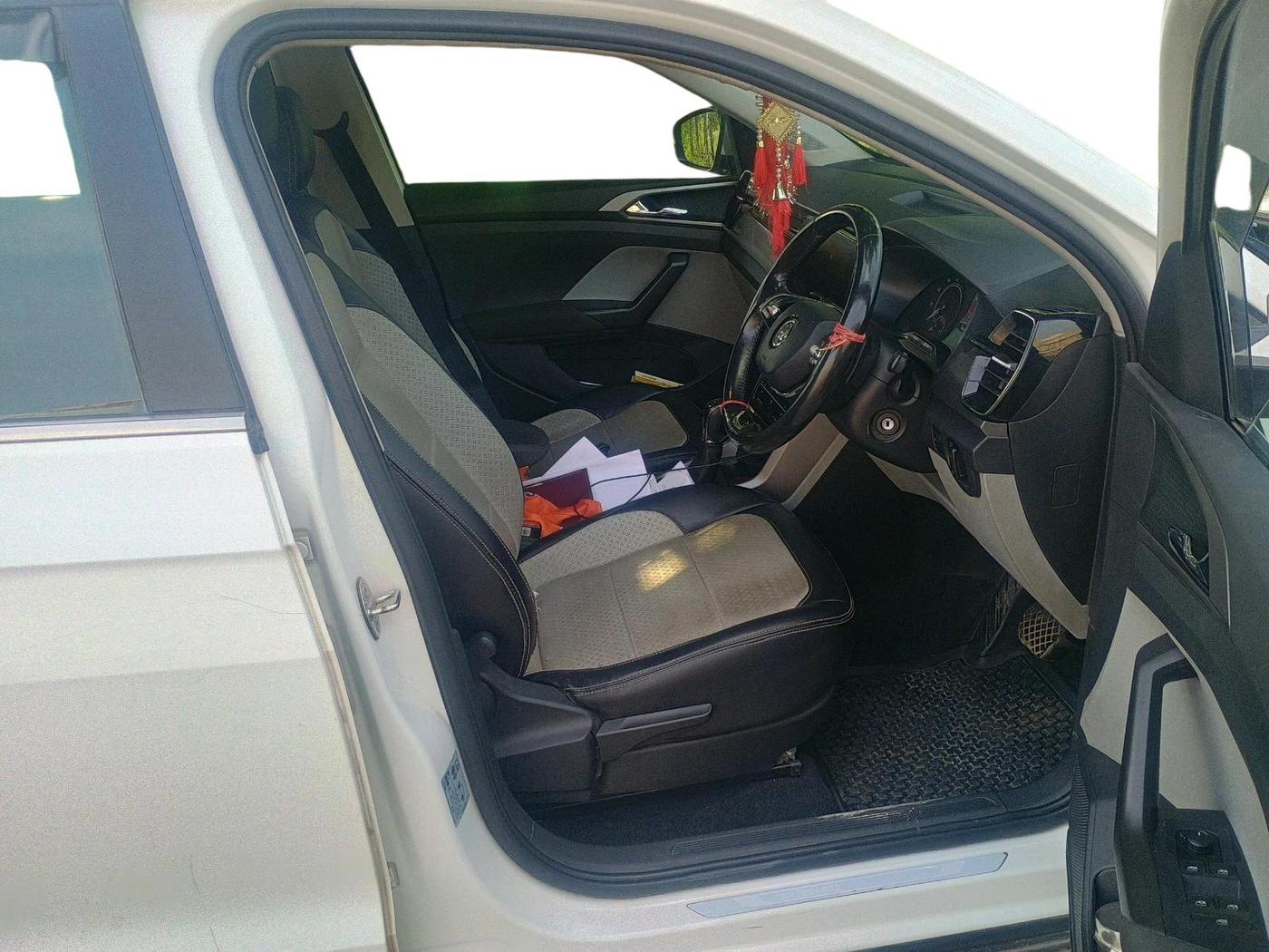 2022 Skoda KUSHAQ AMBITION 1.0L TSI AT, Petrol, Automatic, 1,06,334 km, interior